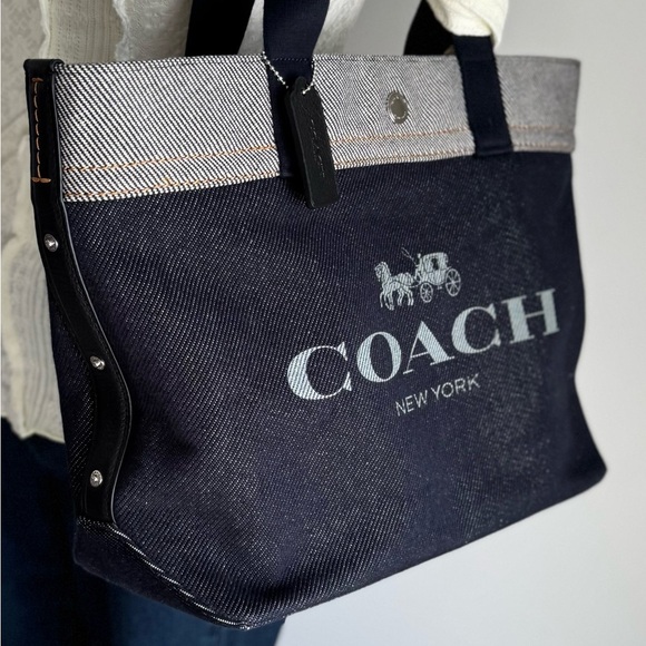 Coach Dark Blue Canvas Tote
(Listing #14) - Picture 10 of 11